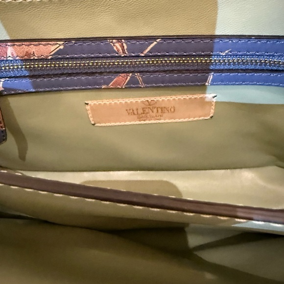 VALENTINO Garden Couture Mime floral print leather clasp flap crossbody bag. - Picture 12 of 14